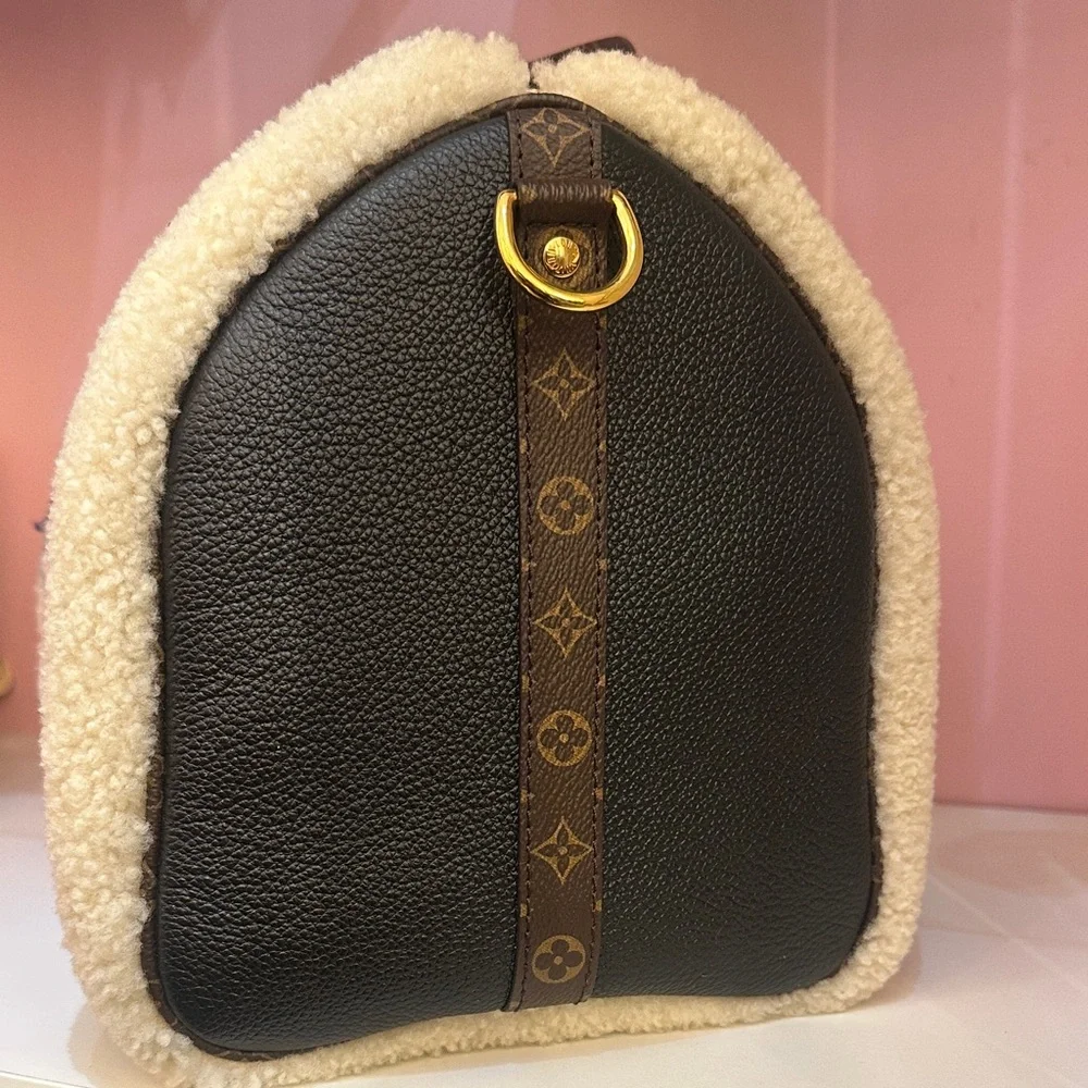 Louis Vuitton Speedy 30 Bandouliere Leather & Monogram Teddy Shearling- Black - Picture 6 of 14